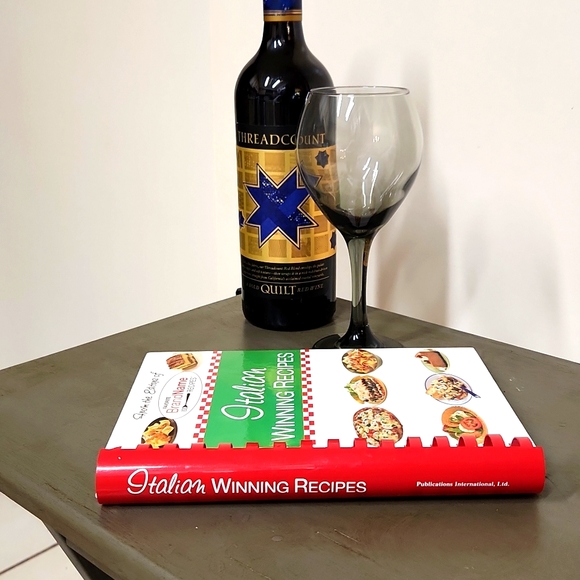 Italian Winning Recipes from Editors of Favorite Brand Name Recipes - Picture 2 of 5